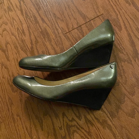 Calvin Klein EUC, Like New Wedge Stacked Heels, 4” heel, no callouts, no box - Picture 5 of 7
